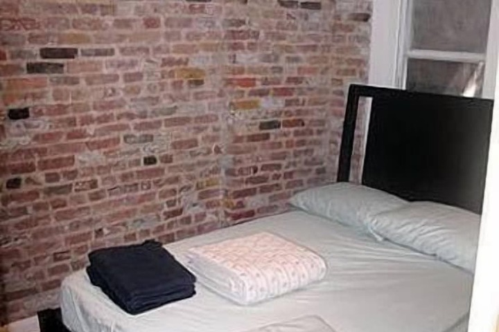 Room 7 of 19