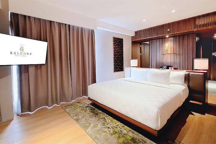 Room 32 of 49
