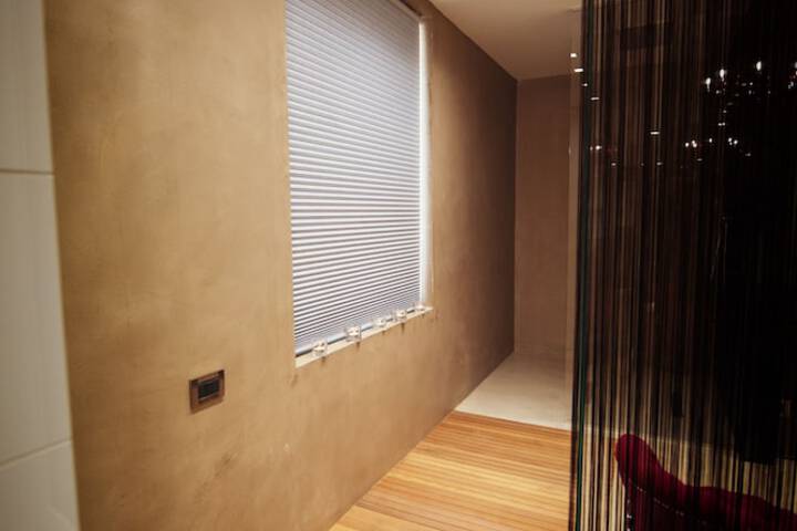 Room 30 of 99