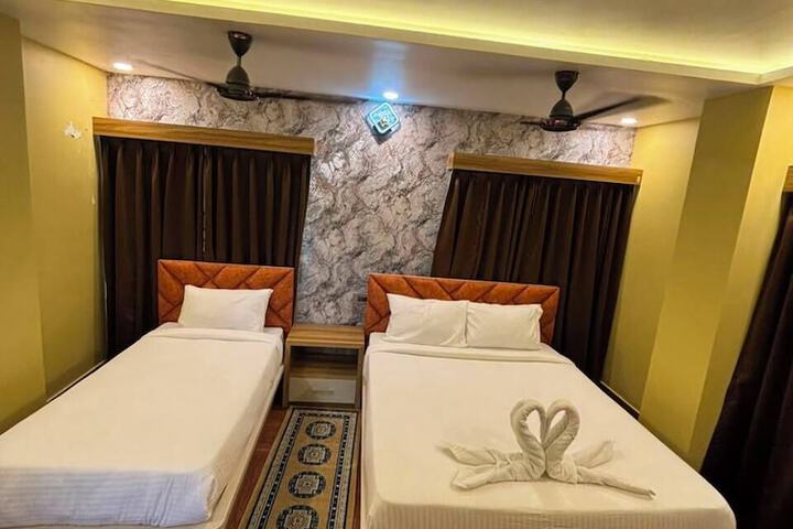 Room 9 of 35