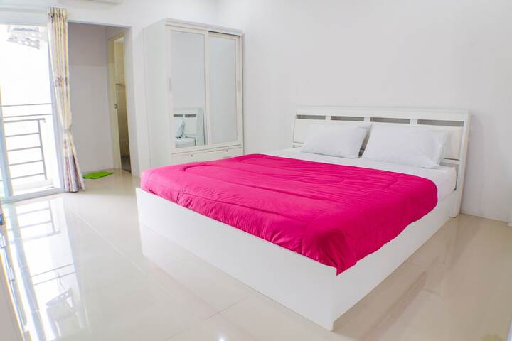 Room 6 of 20