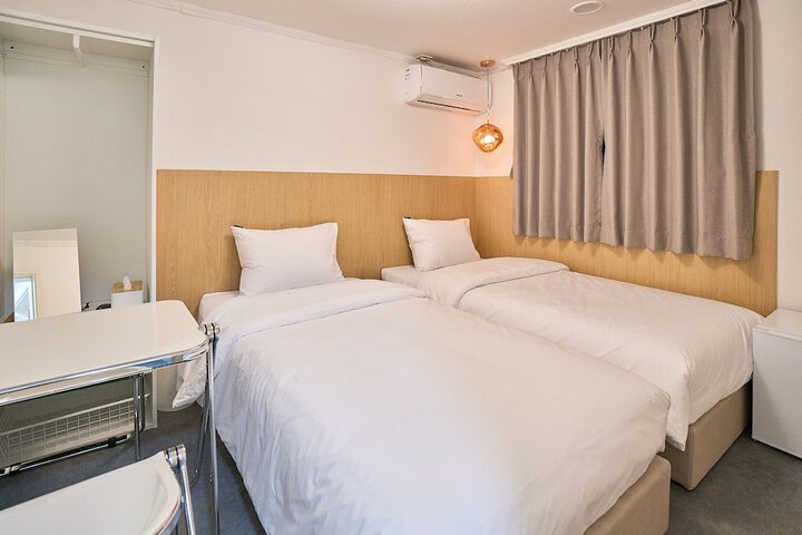 Room 6 of 26