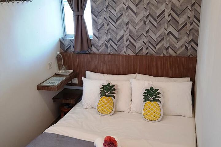 Room 18 of 27