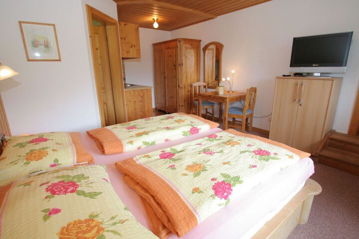 Room 4 of 23