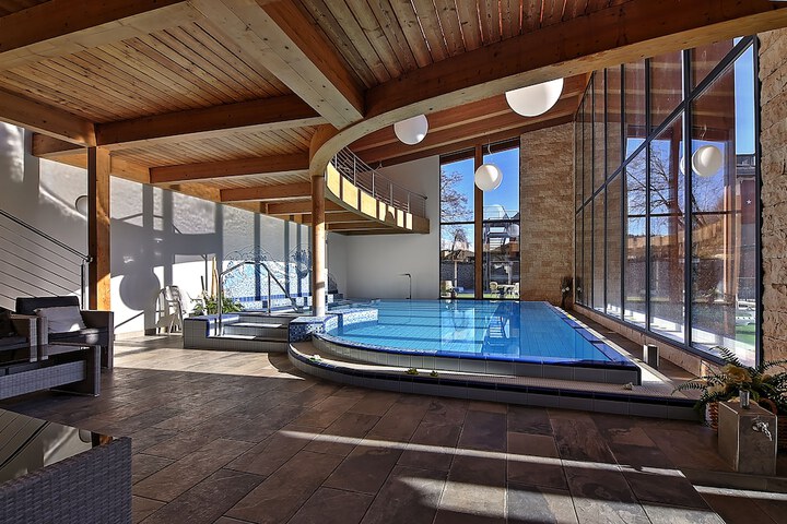 Pool 20 of 33