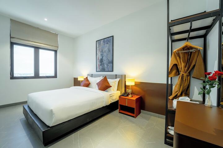 Room 12 of 156