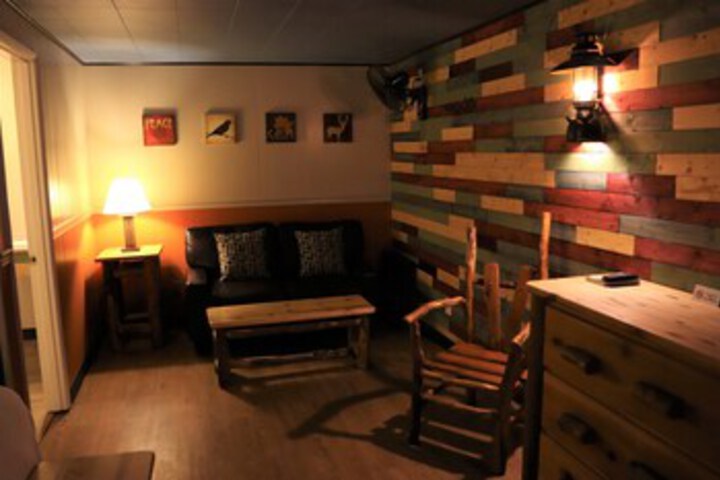 Room 223 of 504