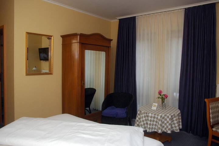 Room 13 of 47
