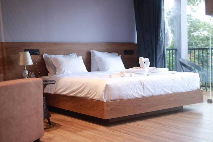 Room 10 of 38