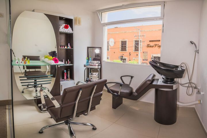 Hair salon