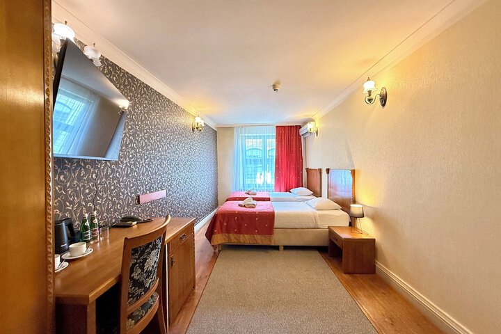 Room 6 of 26
