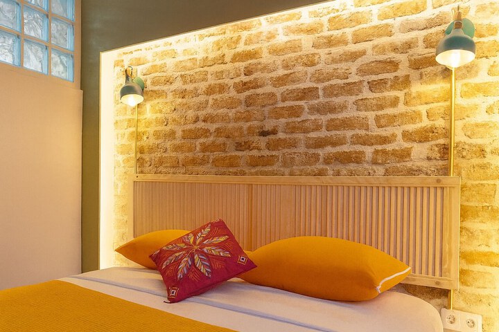 Room 10 of 42