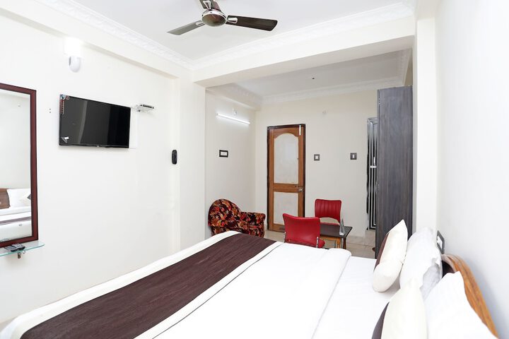 Room 8 of 24