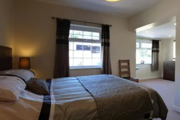 Room 6 of 24