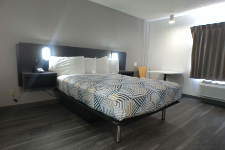 Room 9 of 71