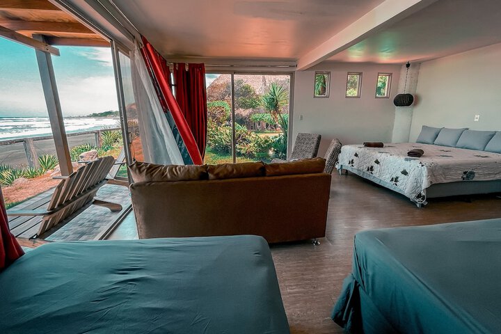 Room 9 of 25