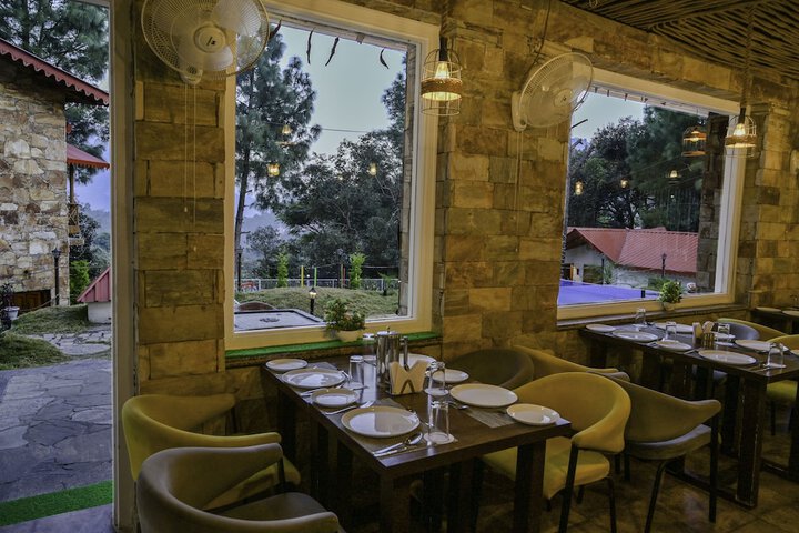 Dining 39 of 63