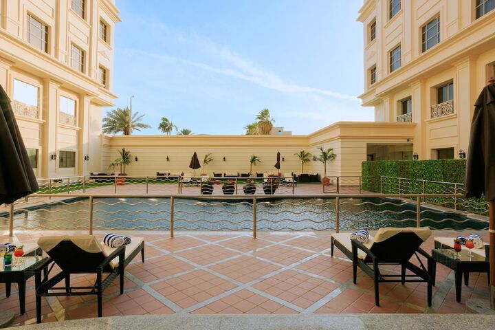 Pool 50 of 100