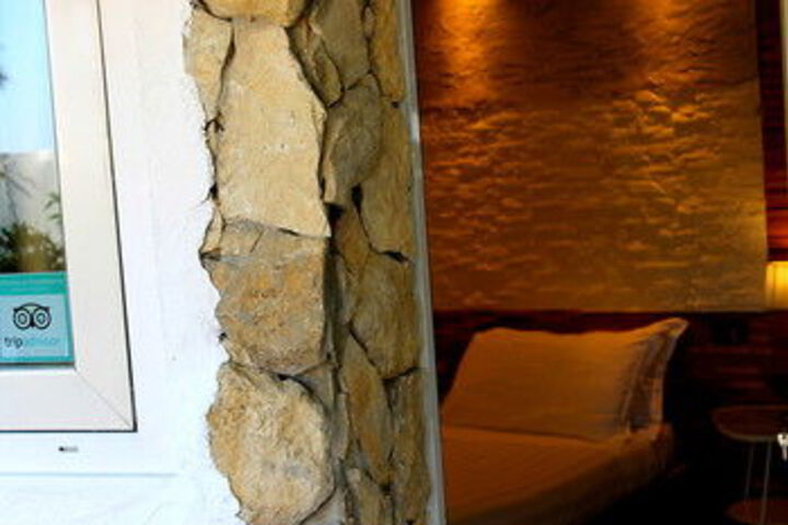 Room 151 of 191