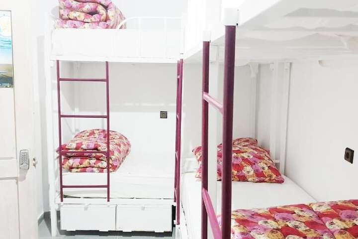 Room 7 of 27