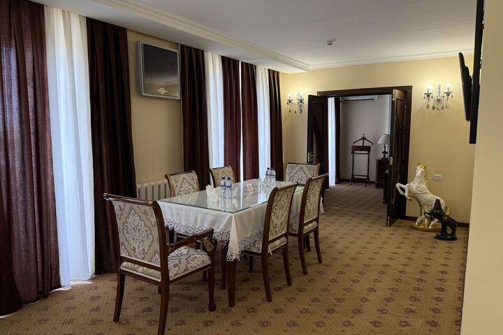 Room 10 of 23