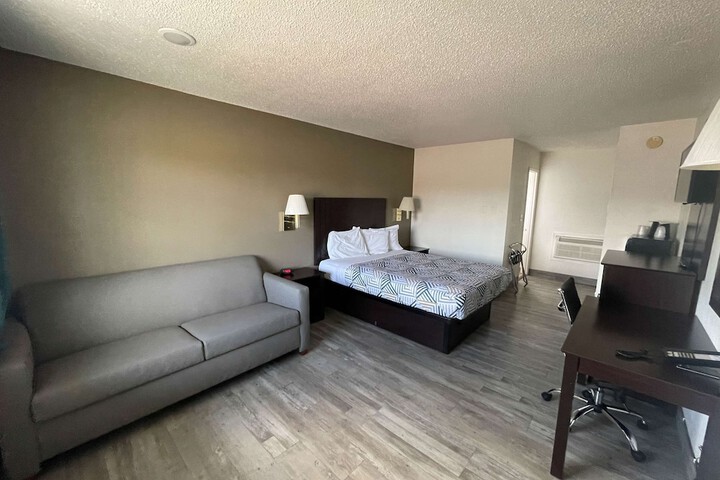 Room 19 of 35
