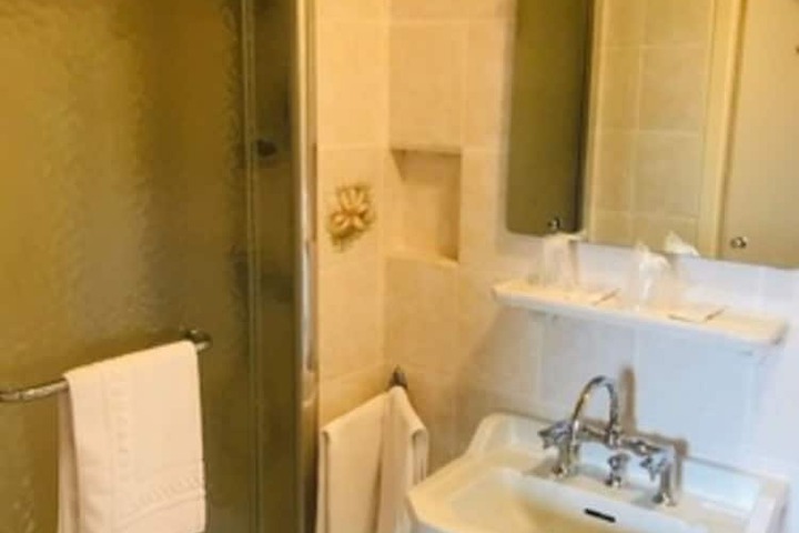 Room 20 of 40