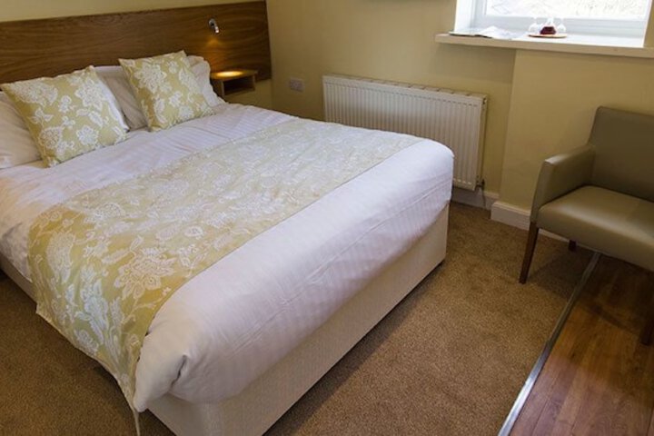 Room 3 of 70