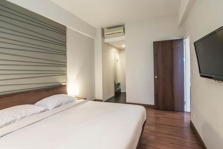 Room 4 of 38