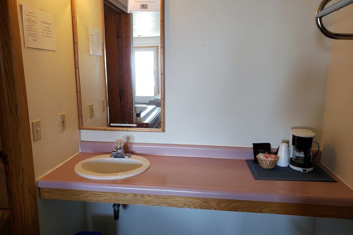 Bathroom sink