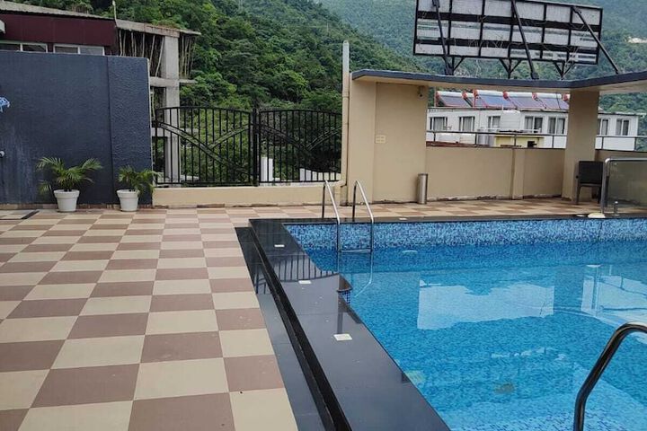 Pool 26 of 32