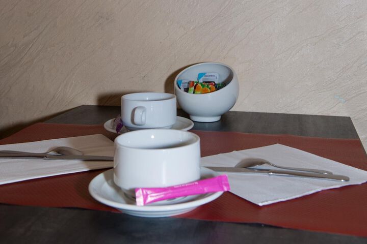 Dining 40 of 46