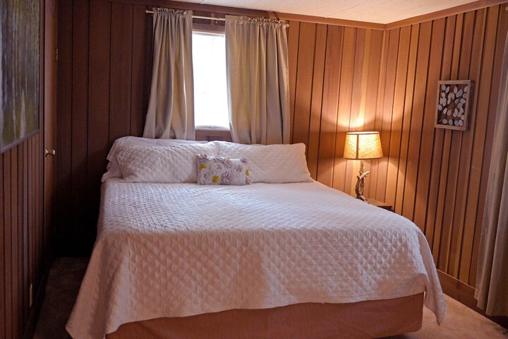 Room 113 of 400