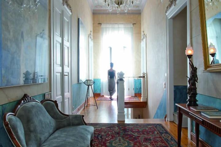 Ballroom/Hall 35 of 54
