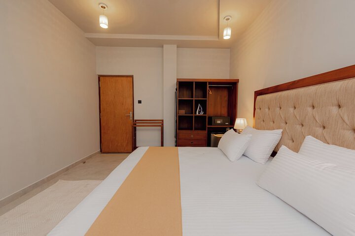 Room 73 of 174