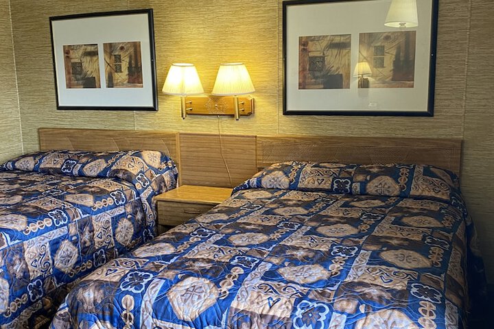2 Double Beds (7 of 17)