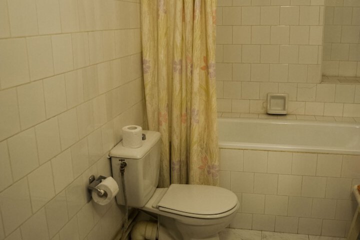 Room 18 of 28