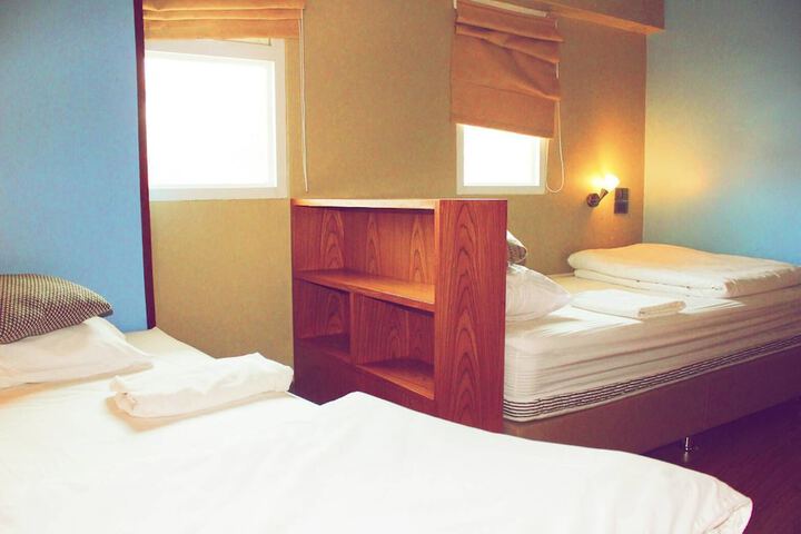 Room 16 of 32