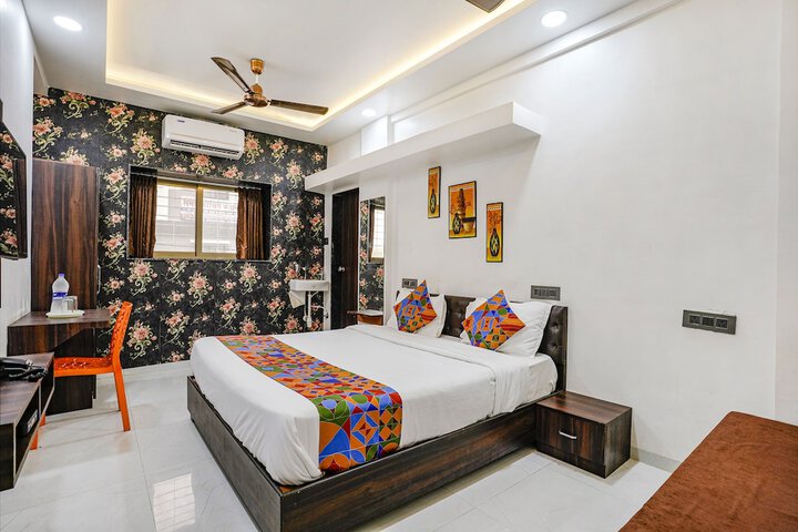 Room 14 of 32
