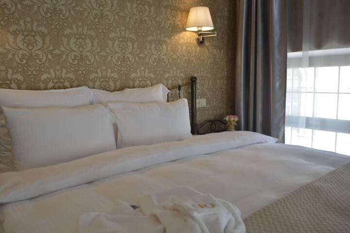 Room 33 of 101