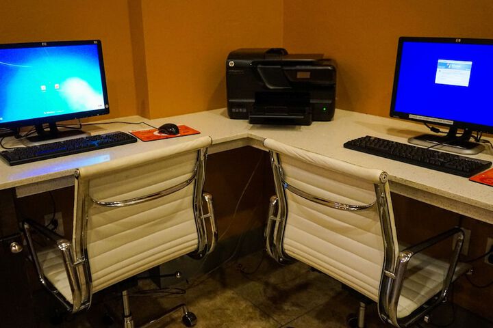 Business Center 11 of 12