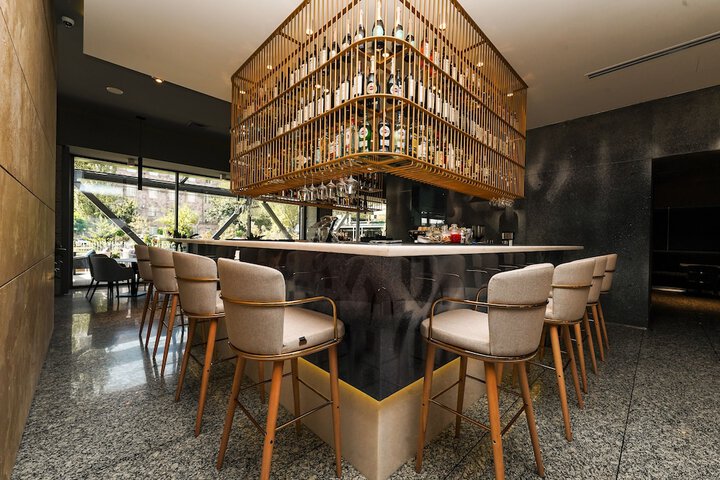 Lounge 58 of 75