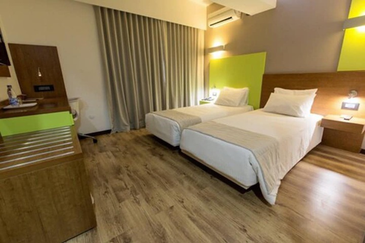 Room 18 of 34