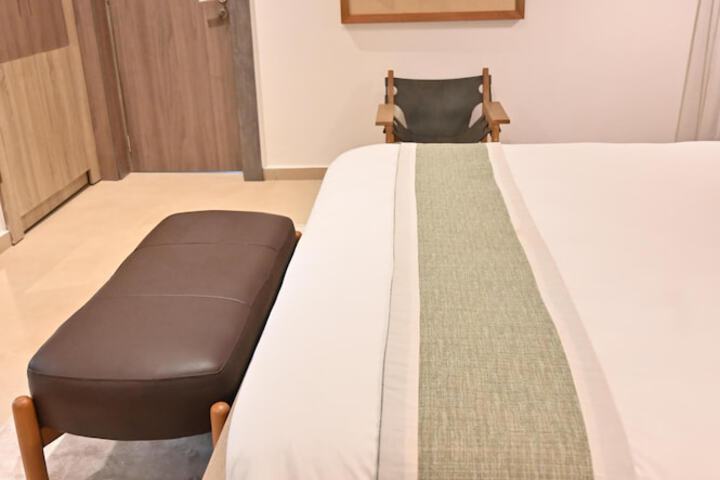 Room 4 of 49