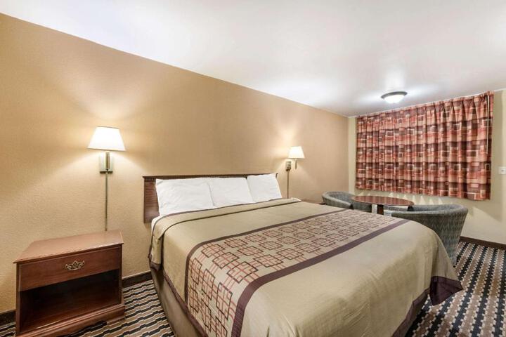 2 Double Beds (15 of 15)