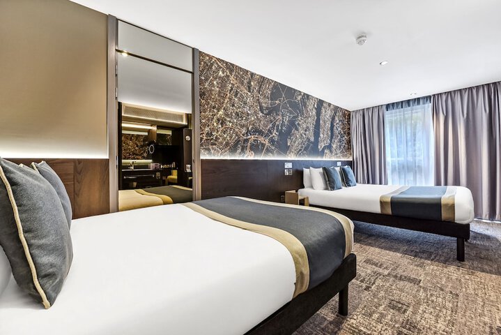 Room 48 of 89