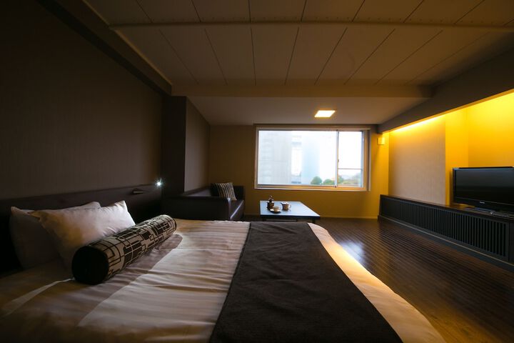 Room 8 of 73
