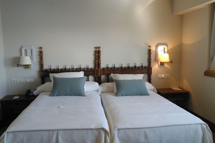 Room 10 of 119