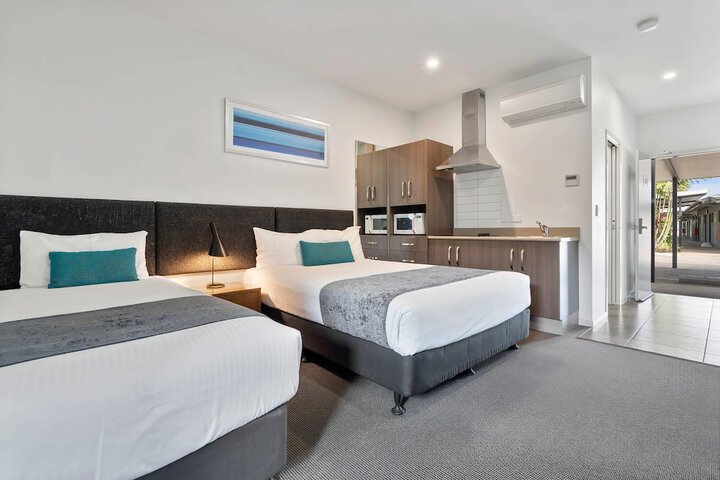 Room 10 of 77