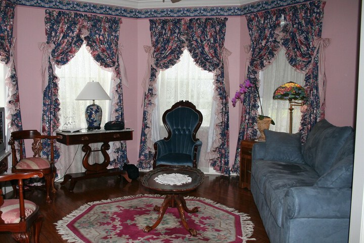 Room 35 of 84